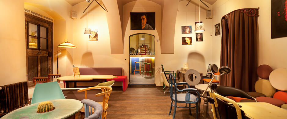 Eclectic coffee shop Colaj Cafe Brasov interior design Manuel Teicu (30)